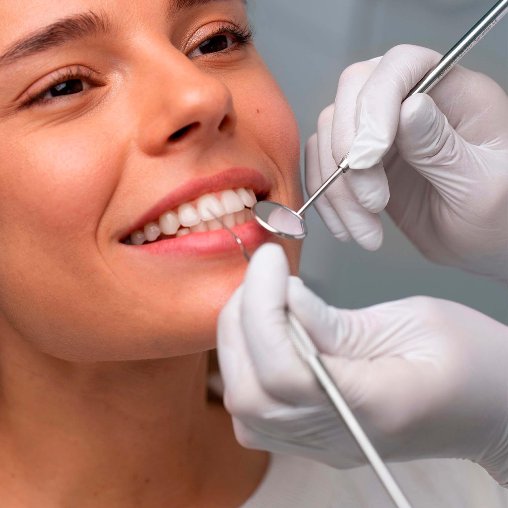 ¿Cómo aliviar el dolor después de un blanqueamiento dental?
