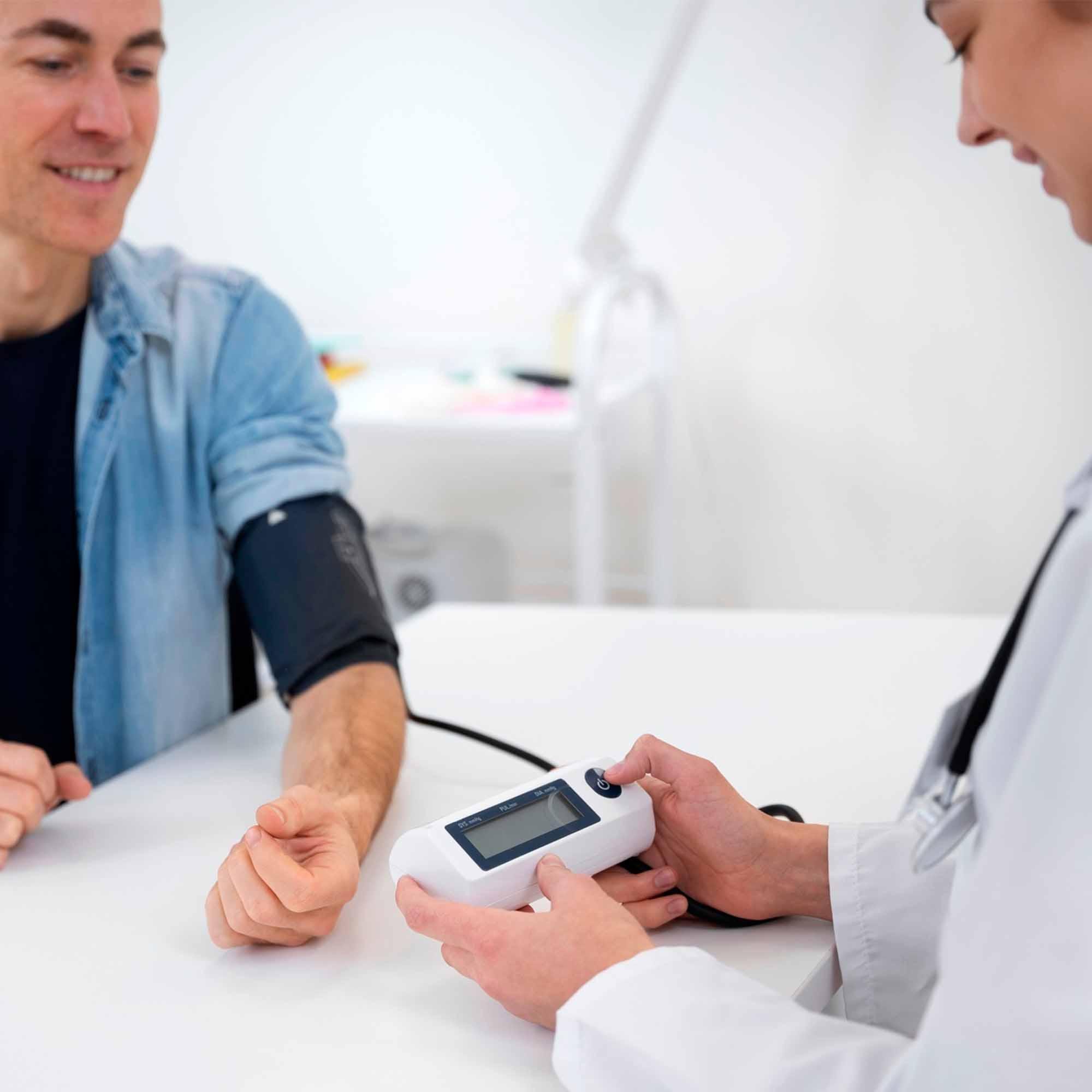 ¿Cómo se asegura la calidad y seguridad de los dispositivos médicos?